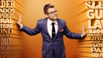 Backdrop for the TV series "Adam Ruins Everything" #1659612