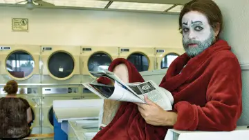 Backdrop for the TV series "Baskets" #1594166