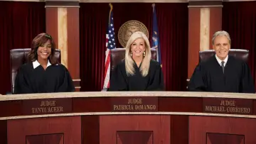 Backdrop for the TV series "Hot Bench" #1388474