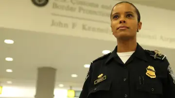 Backdrop for the TV series "To Catch a Smuggler" #1487521