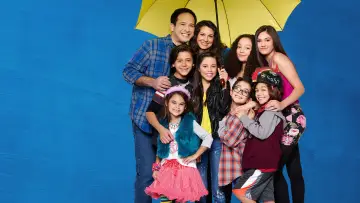 Backdrop for the TV series "Stuck in the Middle" #1392570