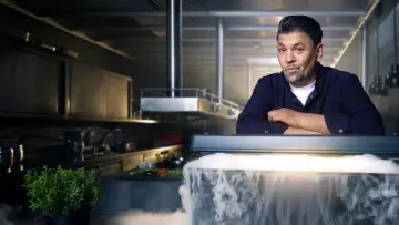Backdrop for the TV series "Kitchen Impossible" #1325894