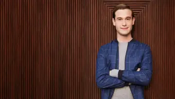 Backdrop for the TV series "Hollywood Medium with Tyler Henry" #1662913