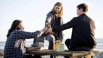 Backdrop for the TV series "Animal Kingdom" #1294974