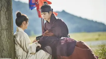 Backdrop for the TV series "Love in the Moonlight" #1405124