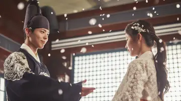 Backdrop for the TV series "Love in the Moonlight" #1405126
