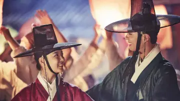 Backdrop for the TV series "Love in the Moonlight" #1405128