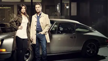 Backdrop for the TV series "Private Eyes" #1319252