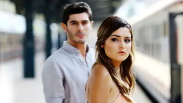 Backdrop for the TV series "Aşk Laftan Anlamaz" #1410939