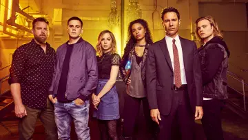 Backdrop for the TV series "Travelers" #1339050