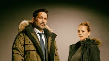 Backdrop for the TV series "Cardinal" #1432325