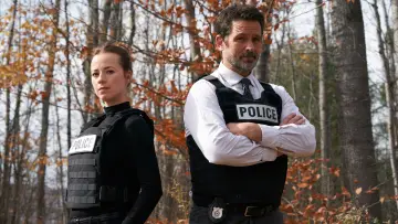 Backdrop for the TV series "Cardinal" #1432335