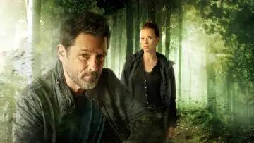 Backdrop for the TV series "Cardinal" #1432339