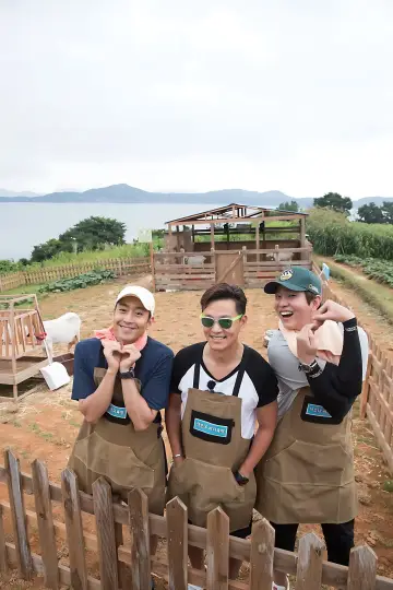 Poster for the TV series "Three Meals a Day: Fishing Village" #1428686