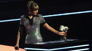 Backdrop for the TV series "MTV Europe Music Awards" #1436031