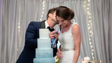 Backdrop for the TV series "Married at First Sight" #1223156