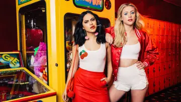 Backdrop for the TV series "Riverdale" #1276137