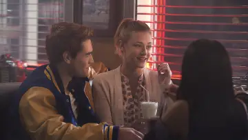 Backdrop for the TV series "Riverdale" #1276162