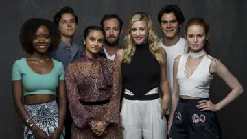 Backdrop for the TV series "Riverdale" #1276188