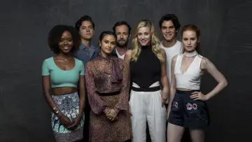 Backdrop for the TV series "Riverdale" #1276210