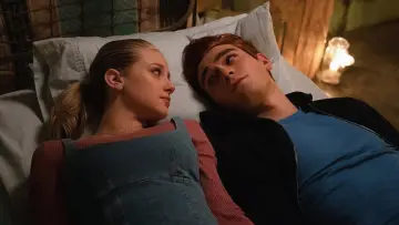 Backdrop for the TV series "Riverdale" #1276217