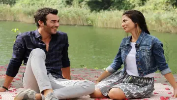 Backdrop for the TV series "Çilek Kokusu" #1449634