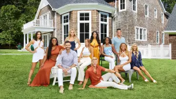 Backdrop for the TV series "Summer House" #1475077