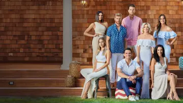 Backdrop for the TV series "Summer House" #1475086