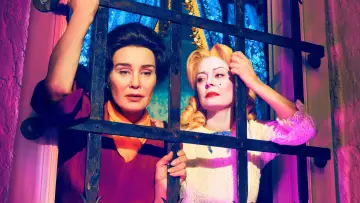 Backdrop for the TV series "FEUD" #1433890