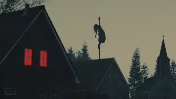 Backdrop for the TV series "Castle Rock" #1358641