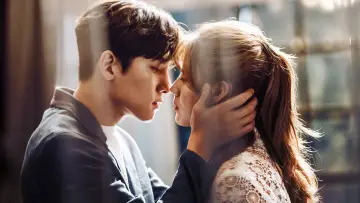 Backdrop for the TV series "Suspicious Partner" #1546695