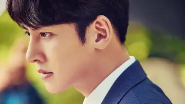 Backdrop for the TV series "Suspicious Partner" #1546701
