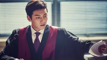 Backdrop for the TV series "Suspicious Partner" #1546703