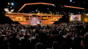 Backdrop for the TV series "Golden Globe Awards" #1296240