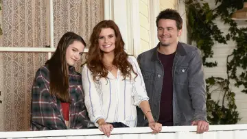 Backdrop for the TV series "Kevin (Probably) Saves the World" #1593101