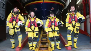Backdrop for the TV series "Saving Lives at Sea" #1228167