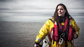 Backdrop for the TV series "Saving Lives at Sea" #1228168