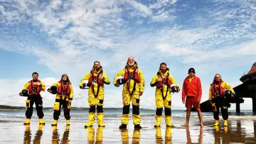 Backdrop for the TV series "Saving Lives at Sea" #1228172