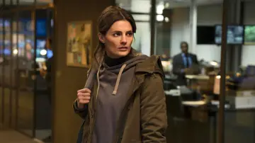 Backdrop for the TV series "Absentia" #1350287