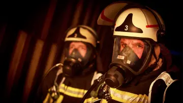 Backdrop for the TV series "Feuer & Flamme" #1482542