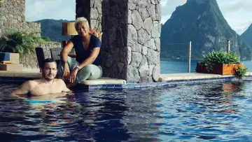 Backdrop for the TV series "Amazing Hotels: Life Beyond the Lobby" #1606768