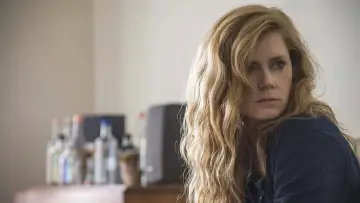 Backdrop for the TV series "Sharp Objects" #1401462