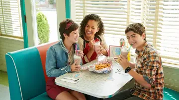 Backdrop for the TV series "Andi Mack" #1458263