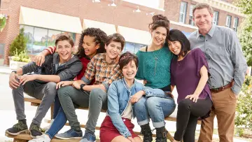 Backdrop for the TV series "Andi Mack" #1458264