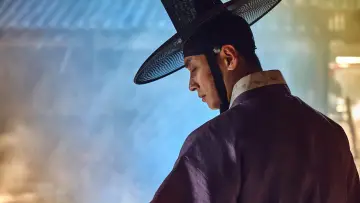 Backdrop for the TV series "Kingdom" #1401722
