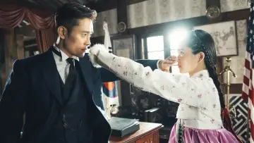 Backdrop for the TV series "Mr. Sunshine" #1424854