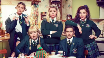 Backdrop for the TV series "Derry Girls" #1428017