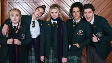 Backdrop for the TV series "Derry Girls" #1428021