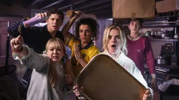 Backdrop for the TV series "Derry Girls" #1428023