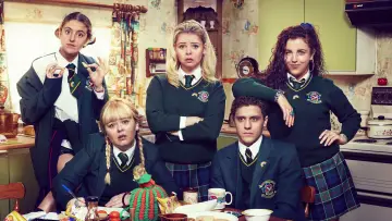 Backdrop for the TV series "Derry Girls" #1428035